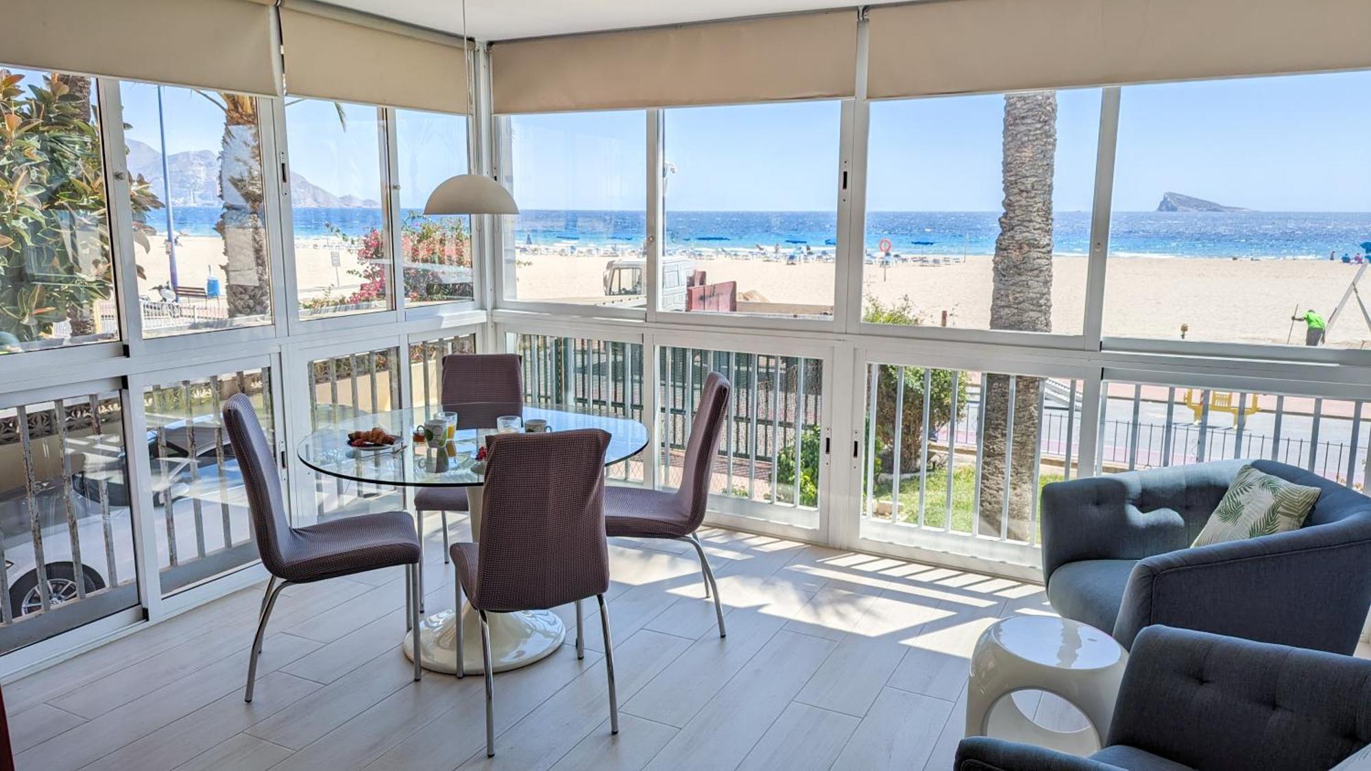 Esmeralda Sea Front Apartment Benidorm Exteriör bild